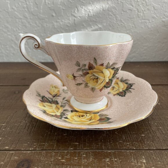 England Royal Standard Yellow Flower Teacup And Saucer Set Fine Bone China - Picture 1 of 6